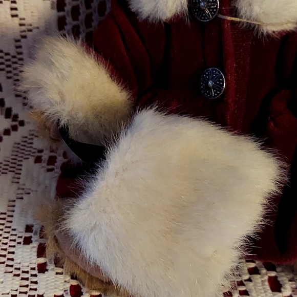 Boyd's Bailey Christmas Bear - Picture 3 of 12